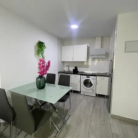 Viana Quarto em Acomodações Particulares *